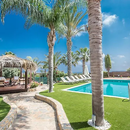 Picture Relaxing Beside Your Private Pool In Reading Your Favourite Book, 1252 Vilă Protaras